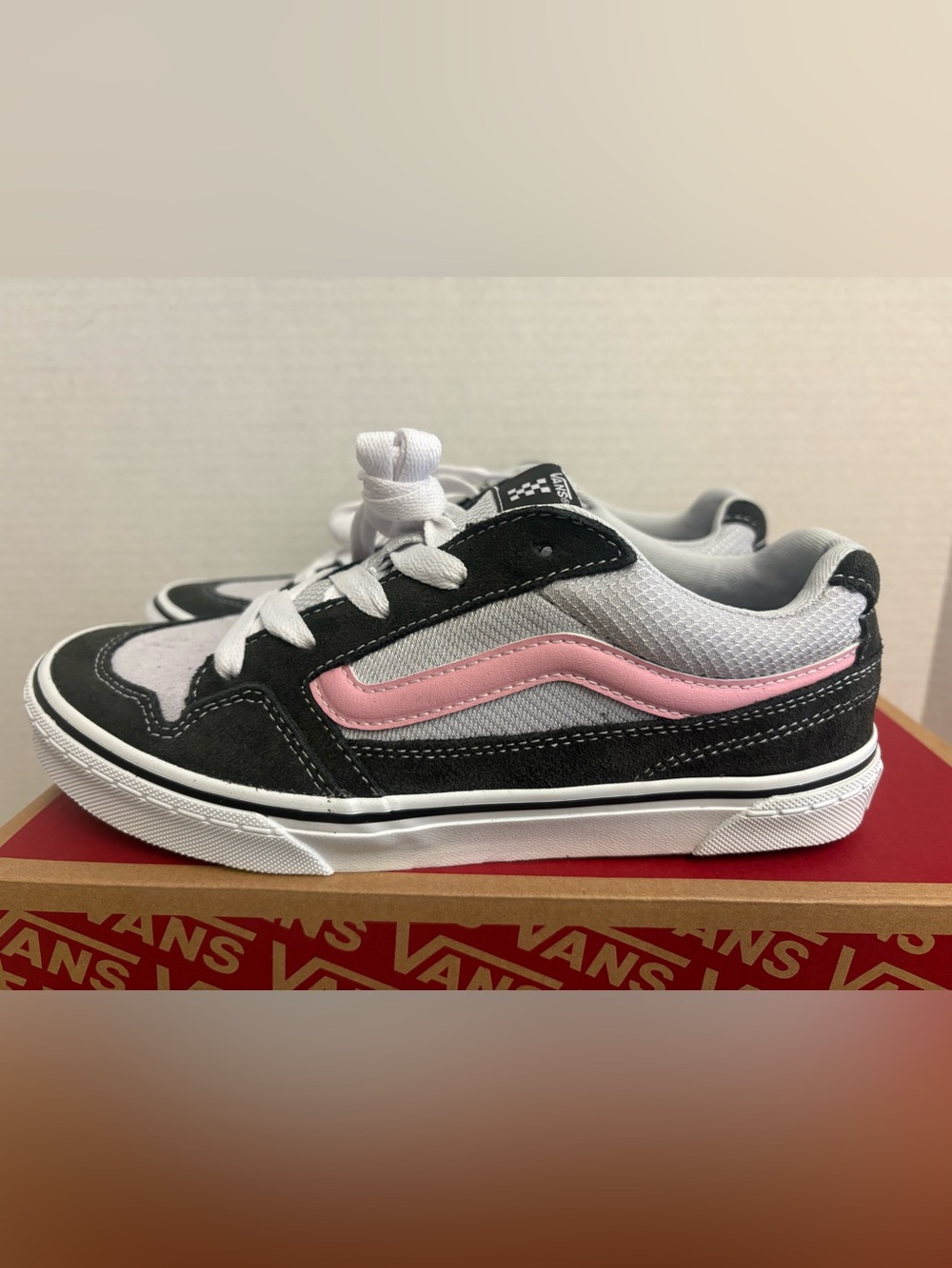 Vans Girls Shoes Size 6 Caldrone
